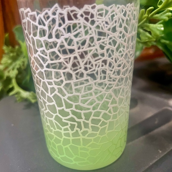 West Virginia MCM 50’s Seaspray Mojito
Crackle Glass - Picture 4 of 4